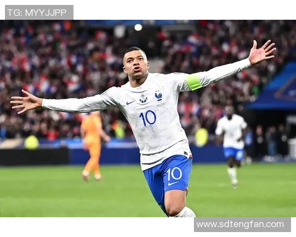 特洛克足球明星的身份揭秘及其在足球界的影响力分析